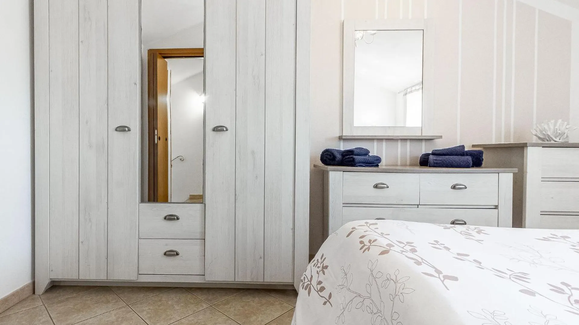 Charlotte Apartment - For family&groups Porto Torres