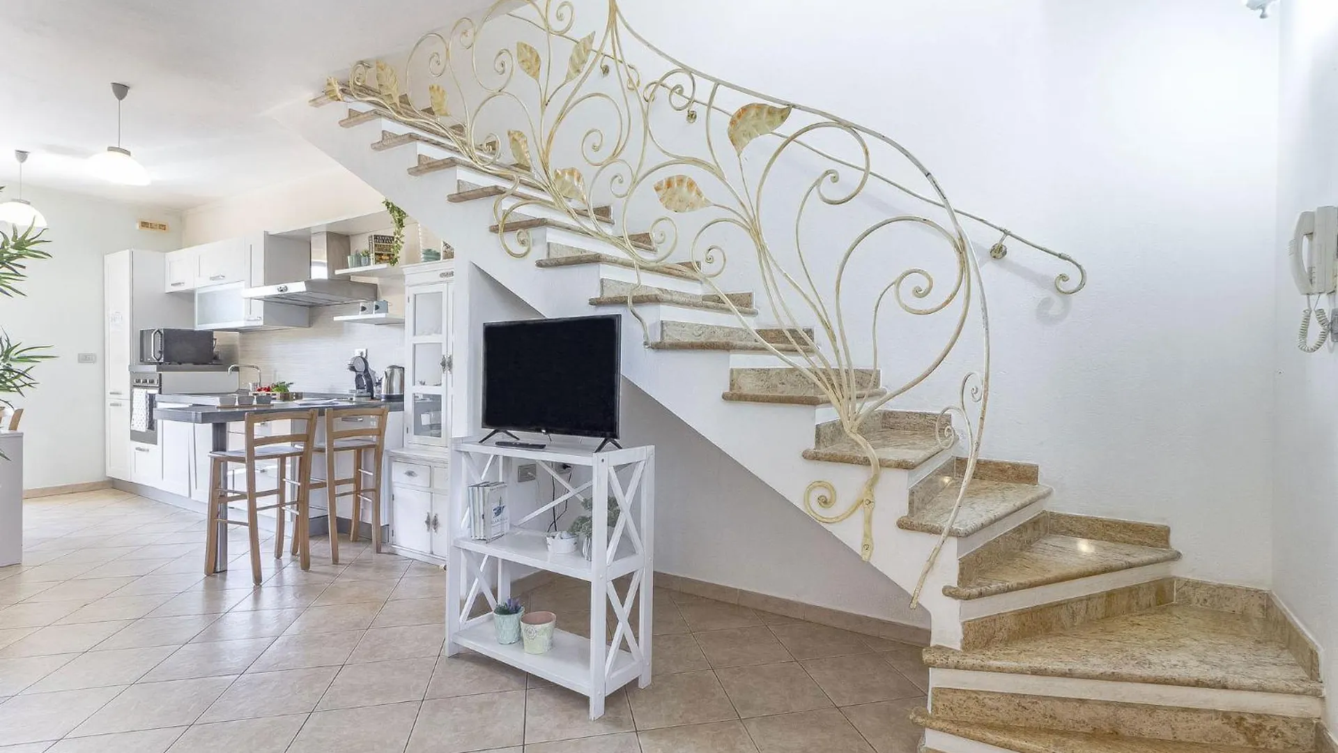 Charlotte Apartment - For family&groups Porto Torres